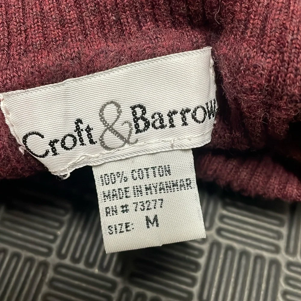 maroon Croft & Barrow mock ribbed turtleneck size medium
